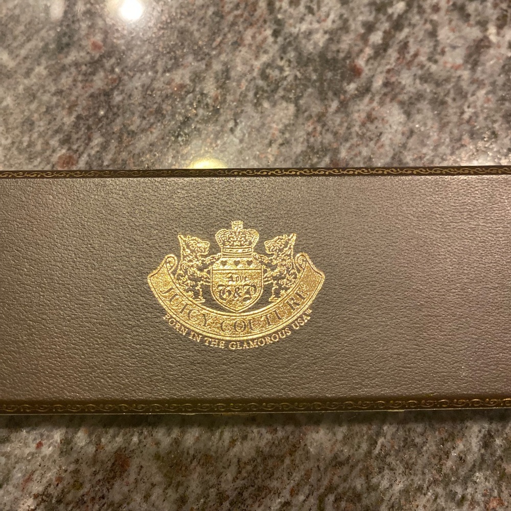 BNWT!! NEVER WORN JUICY COUTURE BRACELET!!